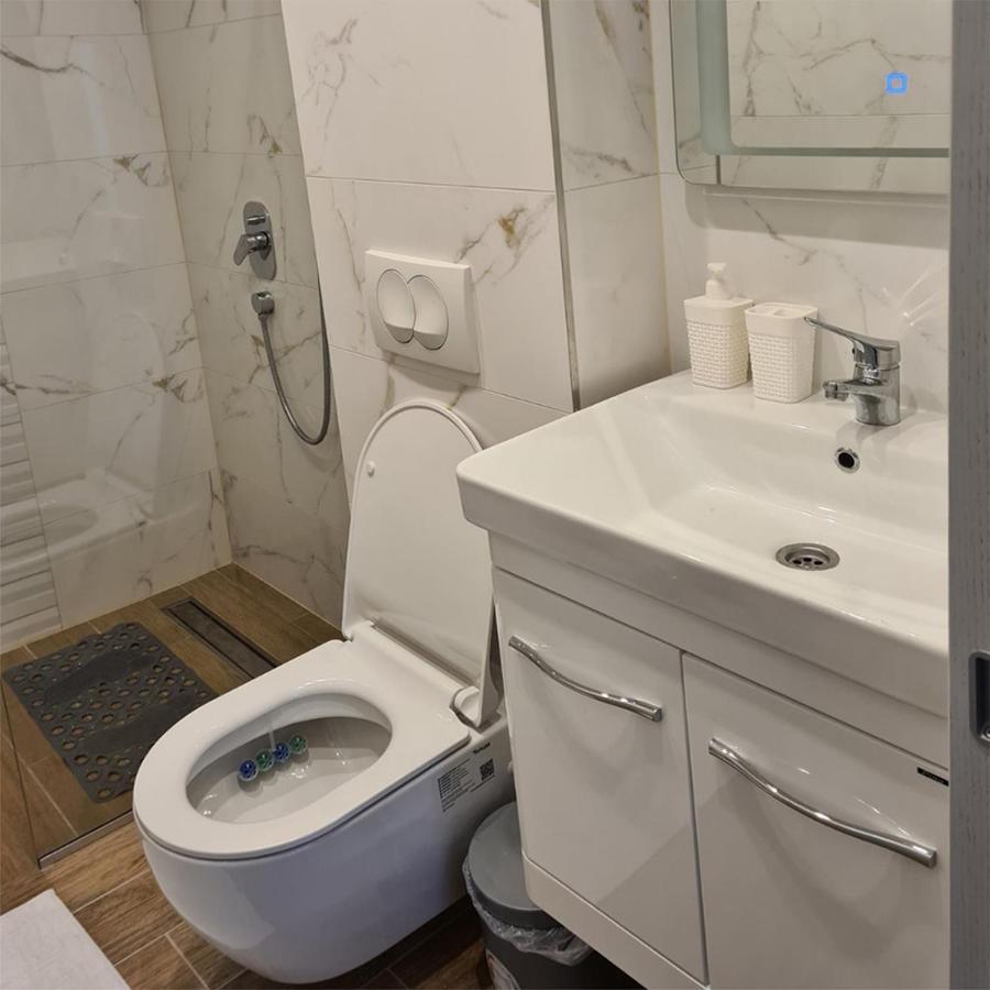 Kondor Apartmani Vrnjačka Banja Buitenkant foto